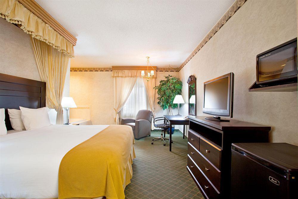 Holiday Inn Express & Suites Chicago-Libertyville By Ihg Habitación foto