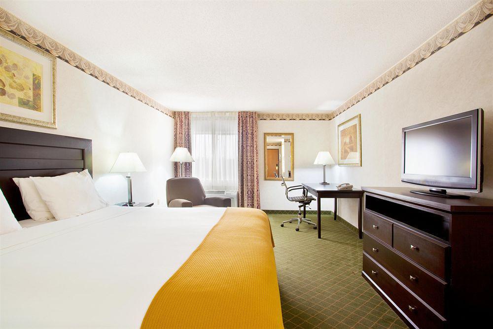 Holiday Inn Express & Suites Chicago-Libertyville By Ihg Exterior foto