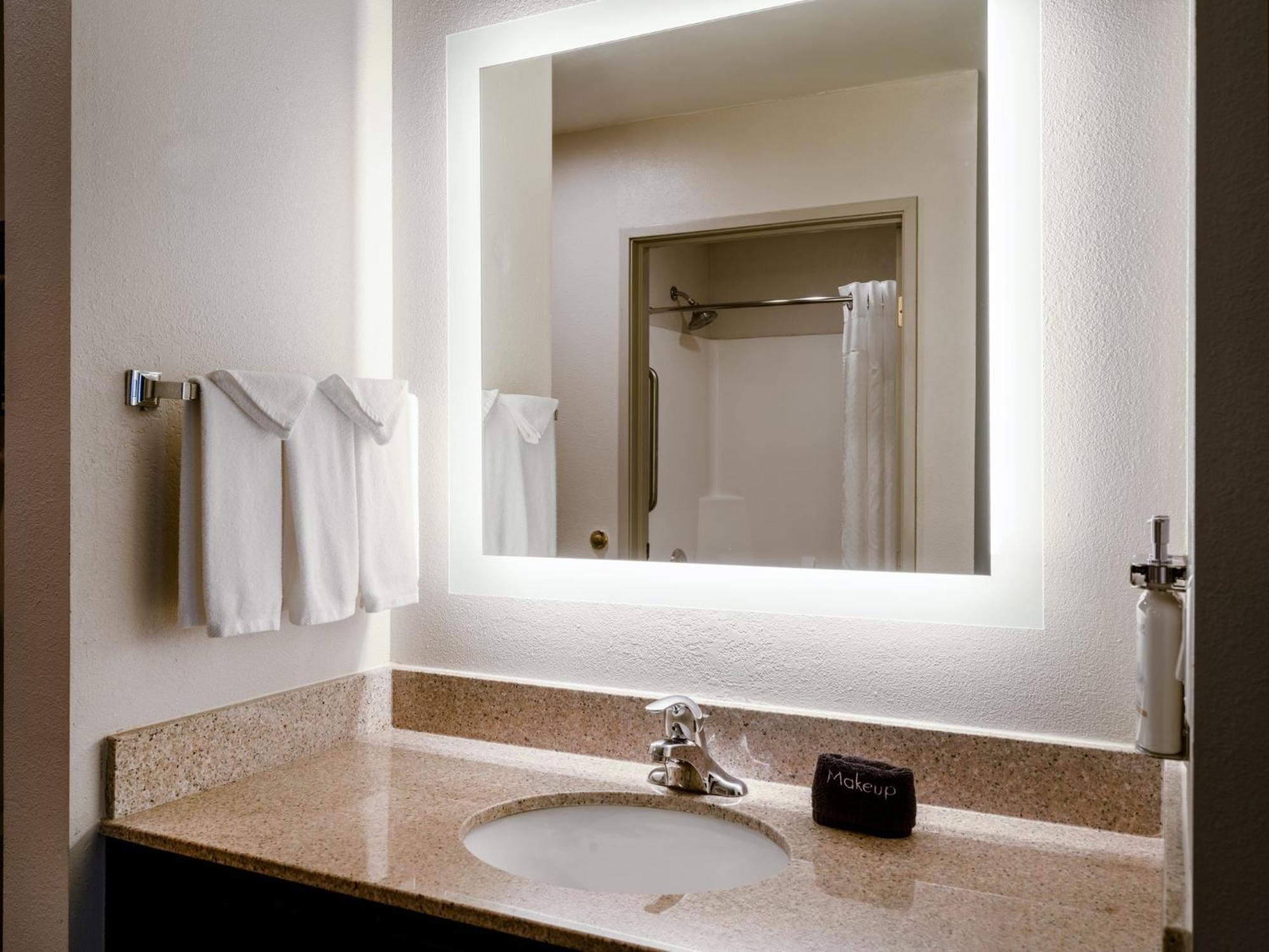 Holiday Inn Express & Suites Chicago-Libertyville By Ihg Exterior foto